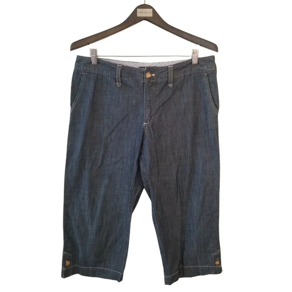 Eddie Bauer Long Women's Shorts Blue Denim Size 12 35/36, INSEAM 20 in